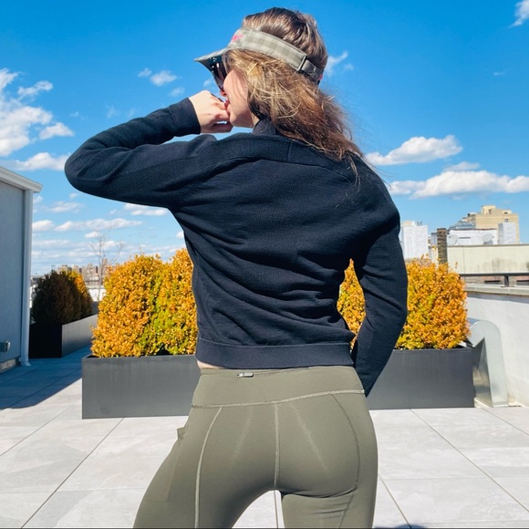 Nike Breathable Gender Neutral Zip Up Front Air Flow Jacket - Picture 3 of 15